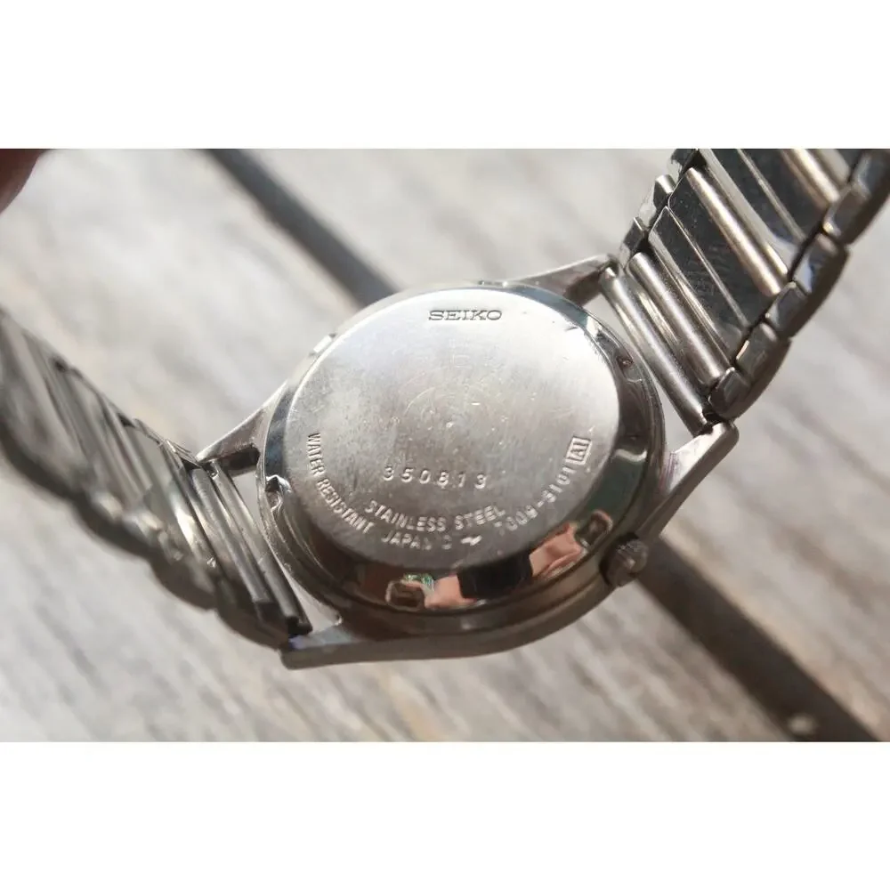 Vintage 1981 Seiko Automatic Mens Silver Watch W/daydate & Green accents
